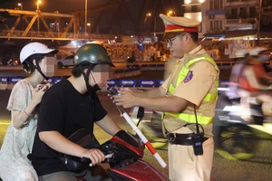 CSGT Hà Nội ứng trực 100% để kiểm soát giao thông dịp lễ 30-4