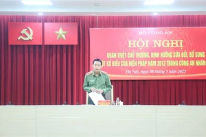 Thứ trưởng Lê Quốc Hùng nói về sự cần thiết của việc sửa đổi Hiến pháp năm 2013 