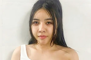 Tạm giữ cô gái để điều tra về hành vi môi giới mại dâm