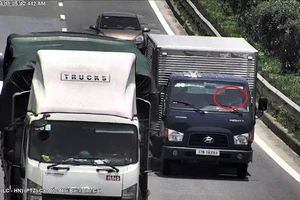 Cục CSGT khuyến cáo tài xế không sử dụng điện thoại khi lái xe