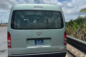 Thấy xe ô tô biển xanh vi phạm, người dân gọi cho Cục trưởng Cục CSGT