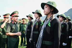 Lãnh đạo Tổng cục Chính trị kiểm tra khối diễu binh, diễu hành làm nhiệm vụ A80