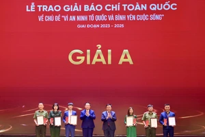 Trao Giải báo chí toàn quốc ‘Vì an ninh Tổ quốc và bình yên cuộc sống’