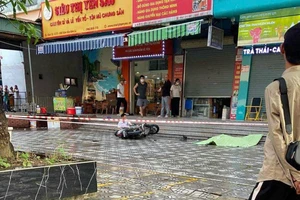 1 phụ nữ rơi từ tầng cao của chung cư ở Hà Nội 