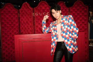 Sơn Tùng xổ tiếng Anh khi trả lời phỏng vấn ở Hong Kong