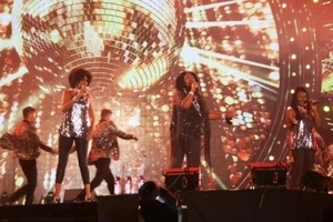 Boney M biến Vinpearl Land thành một “sàn disco trên đảo“