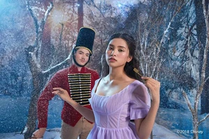 Tiểu Vy bất ngờ xuất hiện trên fanpage của 'Disney Studios'