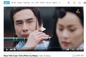 Đan Trường quyết không bỏ kiểu tóc hai mái huyền thoại