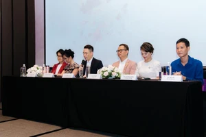 Hồng Nhung, Hà Anh Tuấn dẫn chuyện về “Hương”