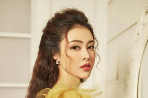 Á hậu Lý Kim Thảo: Kín đáo, nhẹ nhàng vẫn đẹp khó rời mắt