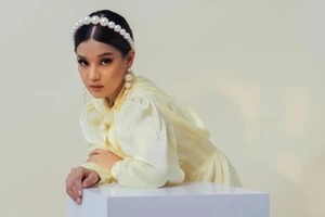 Hoàng Yến Chibi mất sạch vẻ trẻ con bằng hình tượng quý cô