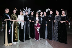 Hoa hậu Phan Thị Mơ diện áo dài nhung ở Đà Lạt