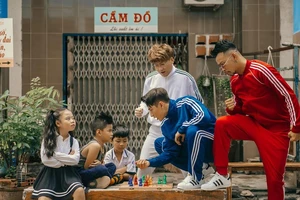 Isaac cùng hội bạn thân bày cách quên người yêu cũ