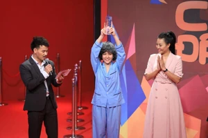 Thẳng tay tát con gái, Thu Thủy thắng 'Ơn giời cậu đây rồi'