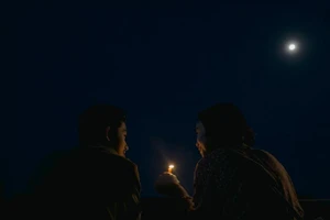  'Trời sáng rồi, ta ngủ đi thôi', một tựa phim lạ kỳ