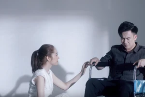 Bảo Anh bất ngờ xuất hiện trong MV tái xuất của Dương Triệu Vũ