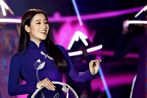 Quang Lê nhận xét 'độc' về bản 'Huế Thương' của Tố My