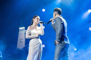 Phạm Quỳnh Anh tái hiện một loạt hit trong 3 tiếng