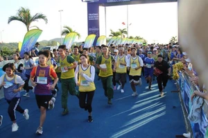 Liên Bỉnh Phát, Trọng Hiếu rủ nhau chạy marathon