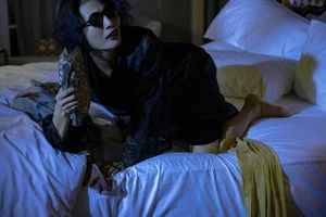 Một phụ nữ có thể làm gì từ 5 đến 7 giờ chiều?