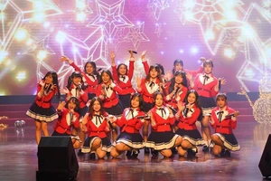 Đêm tiệc Giáng sinh đáng nhớ của nhóm nhạc nhà giàu SGO48