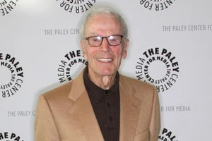 Gene Reynold đồng sáng lập MASH qua đời ở tuổi 96