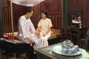 Lạ đời vợ khóc lóc năn nỉ chồng cưới vợ bé trong Luật trời