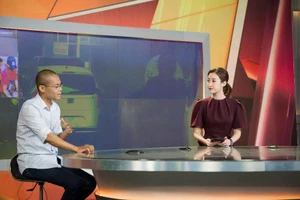 Đỗ Mỹ Linh rạng rỡ trong ngày đầu trở lại công việc sau dịch