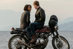 'Mãi bên em' câu chuyện tình ngọt ngào của màn ảnh tháng 8