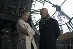 Già gân Bruce Willis tiếp tục phá đảo màn ảnh rộng