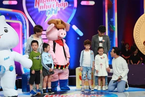 Trấn Thành lấn sân beatbox cho Nicky Monstar trong gameshow