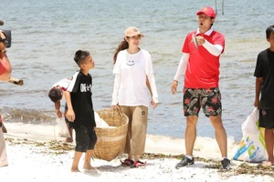 Khổng Tú Quỳnh tiết lộ từng bị mẹ cấm cản làm ca sĩ