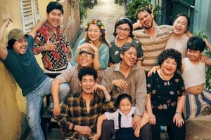 Bố Già bản điện ảnh tung poster đậm chất đời 