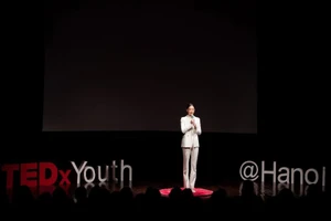 Lương Thuỳ Linh làm diễn giả bằng tiếng Anh