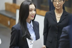 Irene được khen khi lần đầu đóng chính 'Nhân đôi tình yêu'