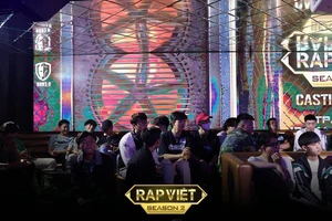 Bất chấp mưa to thí sinh chật kín casting ngày 2 Rap Việt