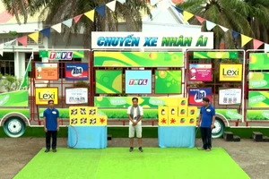 2 người con hiếu thảo cật lực kiếm tiền chữa bệnh cho mẹ