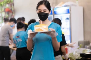 Sinh nhật tuổi 21 đặc biệt của Hoa hậu Tiểu Vy trong mùa dịch