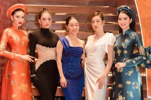 Dàn hậu diện áo dài càn quét thảm đỏ liên hoan phim 