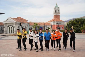 Quyết không nhường khách mời cả Hoà Minzy và Orange đều bị xâu xé