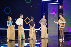 2 tay đua Thanh Vàng và Hạo Nhiên cho Bích Ly cùng với Nguyễn Huy hít...khói