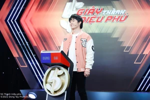 Jun Phạm tố Ngô Kiến Huy hay giả nghèo khổ 