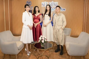 So kè khả năng ngoại ngữ giữa các nàng hậu Việt Nam