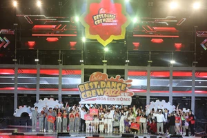 Trọng Hiếu thả thính khán giả tại Dalat Best Dance Crew 2022 