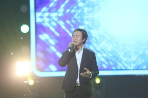 Cẩm Ly thán phục thầy giáo tìm mọi cách kiếm tiền cho học trò chữa ung thư