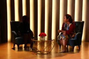 Chồng bạo hành, vợ dan díu với mối tình đơn phương năm cấp 3