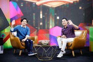 Đình Toàn mang đến 'Khoảnh khắc rực rỡ' 2 báu vật cất giữ nhiều năm 