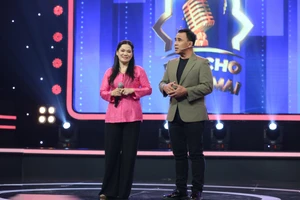 Nữ điều dưỡng phải một mình gồng gánh nuôi chồng ung thư