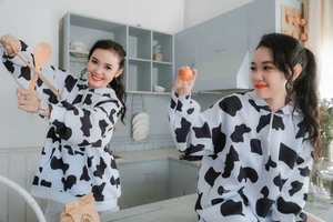 Vẻ đẹp của cặp chị em sinh đôi Song Nhi trong ca khúc 'Đón dâu' 