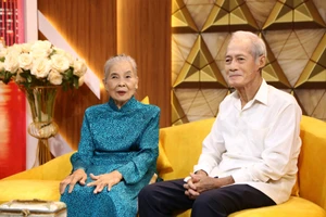 Ngân Quỳnh xúc động trước sự thủy chung hơn 50 năm của vợ chồng già 